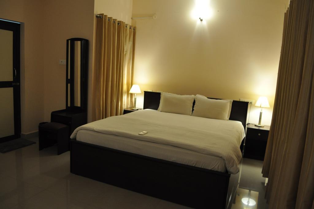 Jyothi Suites Tiruchirappalli Kültér fotó